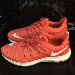 BRAND NEW** Women’s Nike Running sneakers